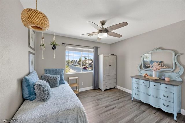 10661 Shelter Hill Court, Las Vegas, NV 89129