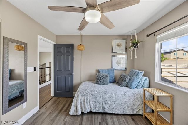 10661 Shelter Hill Court, Las Vegas, NV 89129