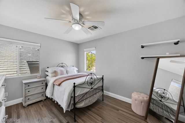 10661 Shelter Hill Court, Las Vegas, NV 89129