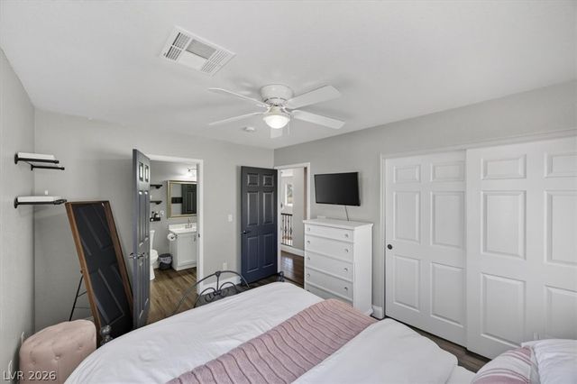 10661 Shelter Hill Court, Las Vegas, NV 89129