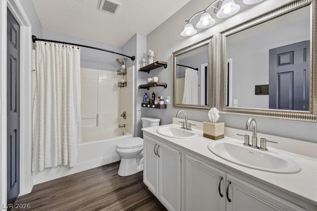 10661 Shelter Hill Court, Las Vegas, NV 89129