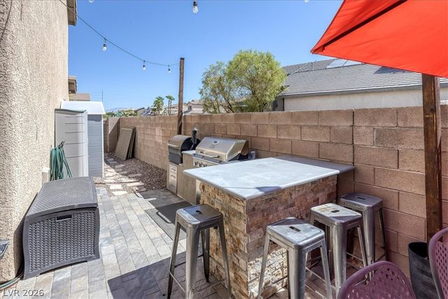10661 Shelter Hill Court, Las Vegas, NV 89129