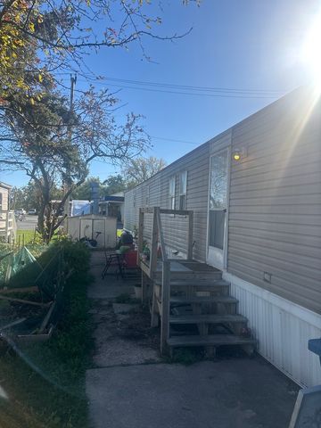 1712 Dixie Highway, Crete, IL 60417