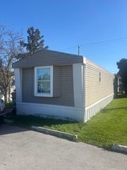 1712 Dixie Highway, Crete, IL 60417