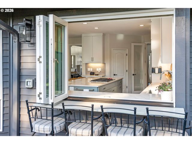 4302 Sw TERLYN Ct, Portland, OR 97221