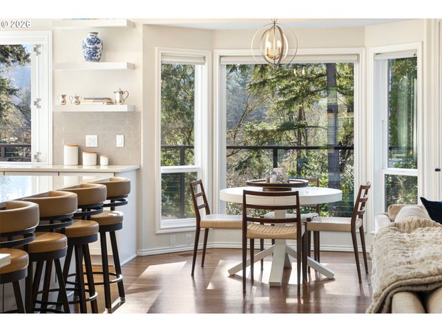 4302 Sw TERLYN Ct, Portland, OR 97221