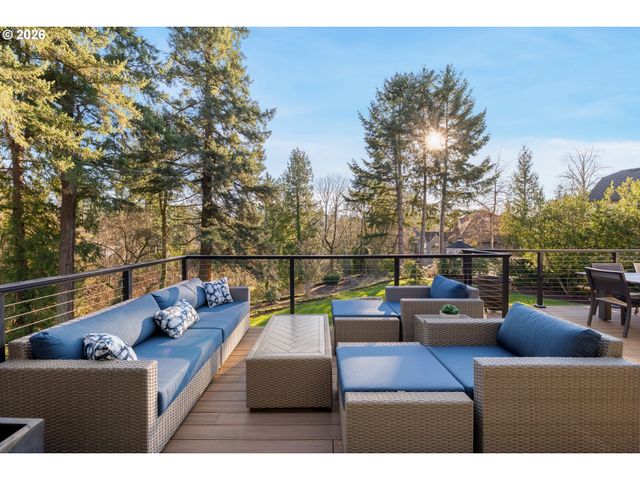 4302 Sw TERLYN Ct, Portland, OR 97221