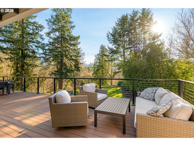 4302 Sw TERLYN Ct, Portland, OR 97221