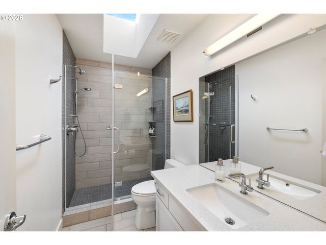 4302 Sw TERLYN Ct, Portland, OR 97221