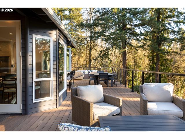 4302 Sw TERLYN Ct, Portland, OR 97221