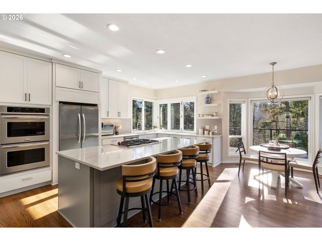 4302 Sw TERLYN Ct, Portland, OR 97221