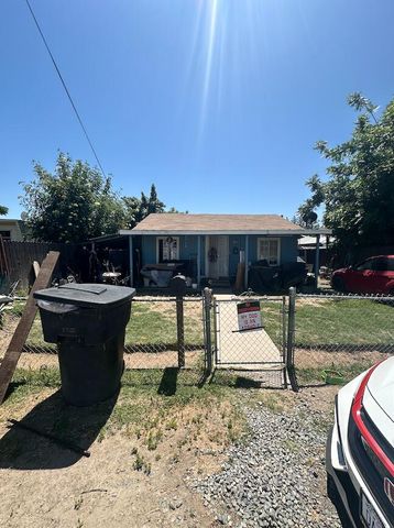 1087 W Belleview Avenue, Porterville, CA 93257