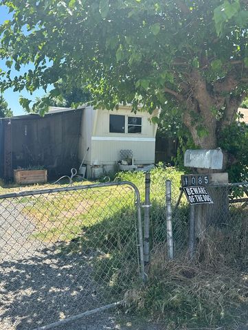 1087 W Belleview Avenue, Porterville, CA 93257