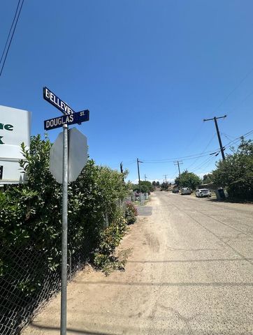 1087 W Belleview Avenue, Porterville, CA 93257