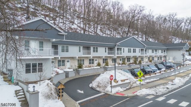 165 Lakeside Rd, West Milford Twp., NJ 07421