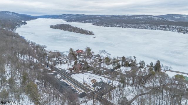 165 Lakeside Rd, West Milford Twp., NJ 07421