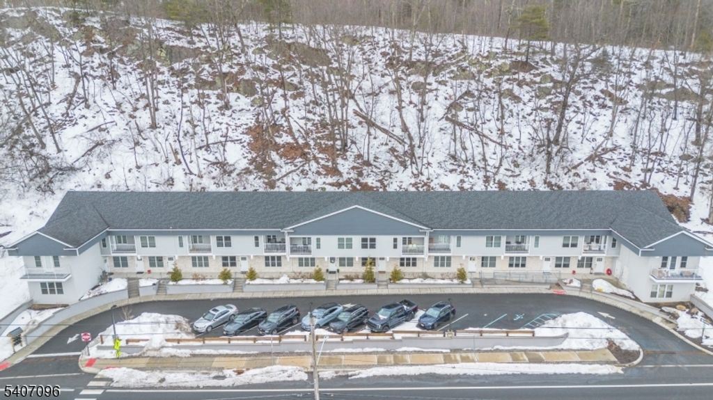 165 Lakeside Rd, West Milford Twp., NJ 07421