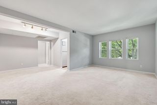 1909 N RHODES ST #30, Arlington, VA 22201