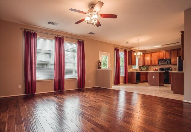 11012 Los Comancheros RD, Austin, TX 78717