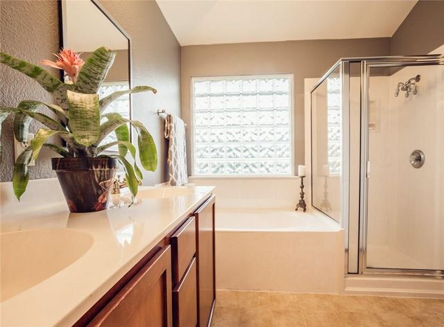 11012 Los Comancheros RD, Austin, TX 78717