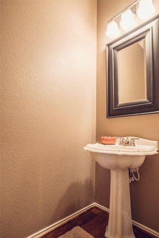 11012 Los Comancheros RD, Austin, TX 78717