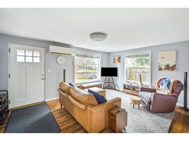 7803 Se HENDERSON St, Portland, OR 97206