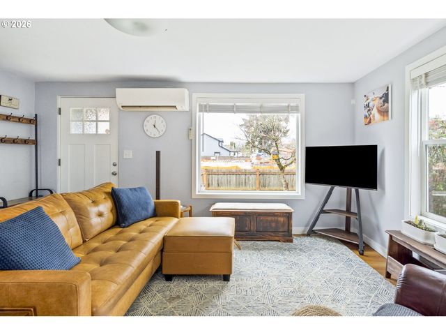 7803 Se HENDERSON St, Portland, OR 97206