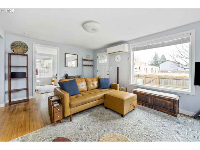 7803 Se HENDERSON St, Portland, OR 97206