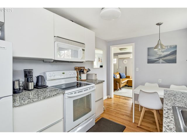 7803 Se HENDERSON St, Portland, OR 97206