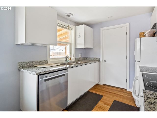 7803 Se HENDERSON St, Portland, OR 97206