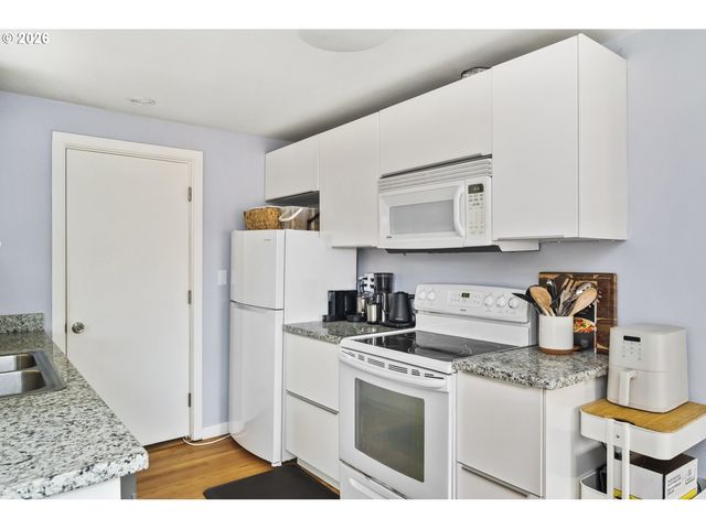 7803 Se HENDERSON St, Portland, OR 97206