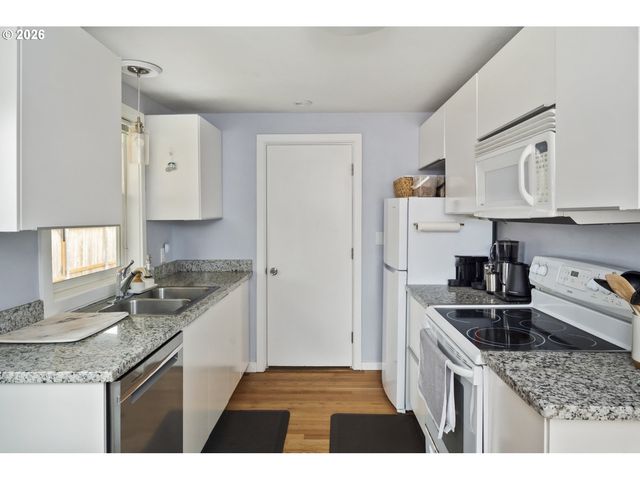 7803 Se HENDERSON St, Portland, OR 97206