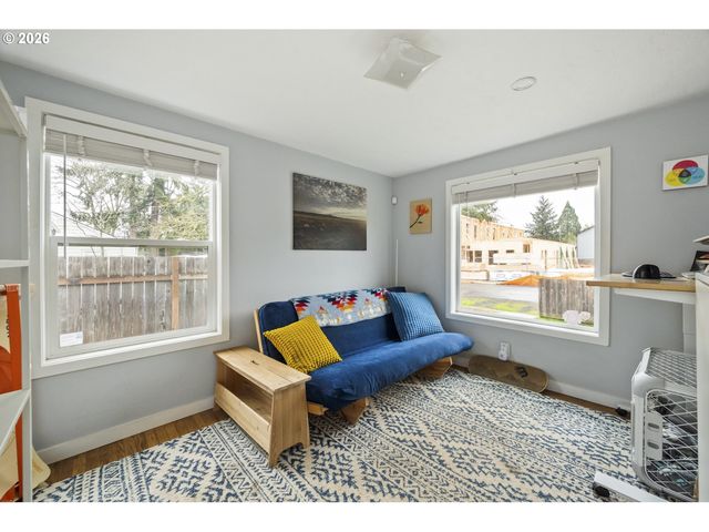 7803 Se HENDERSON St, Portland, OR 97206