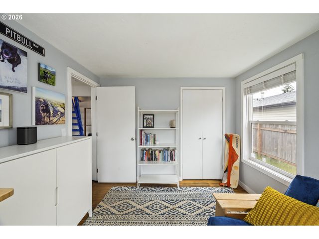 7803 Se HENDERSON St, Portland, OR 97206