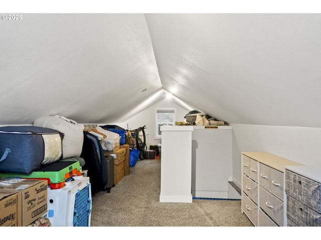 7803 Se HENDERSON St, Portland, OR 97206