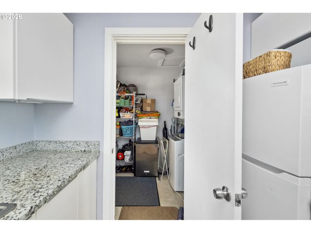 7803 Se HENDERSON St, Portland, OR 97206