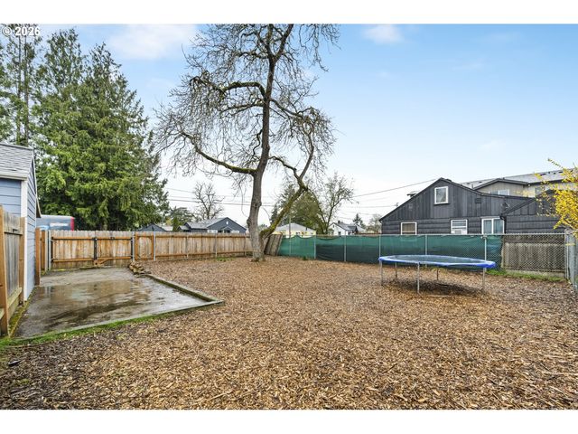 7803 Se HENDERSON St, Portland, OR 97206