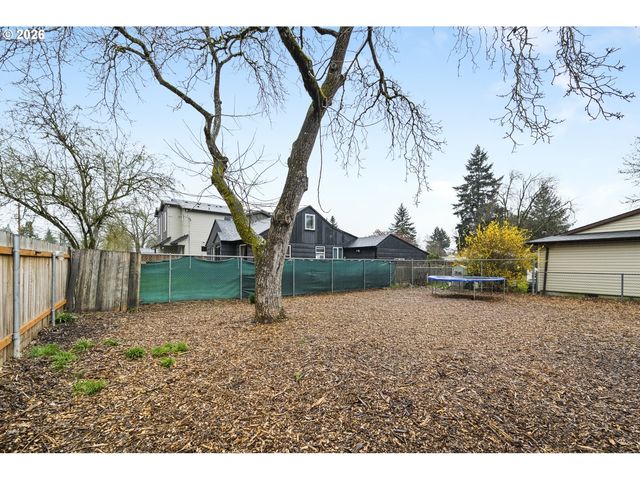 7803 Se HENDERSON St, Portland, OR 97206