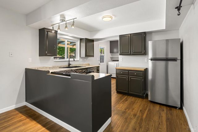 2621 Neotomas Ave, Santa Rosa, CA 95405