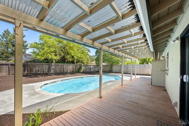 2621 Neotomas Ave, Santa Rosa, CA 95405