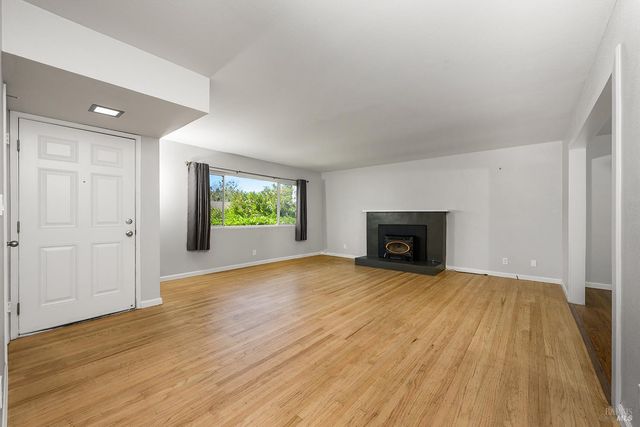 2621 Neotomas Ave, Santa Rosa, CA 95405