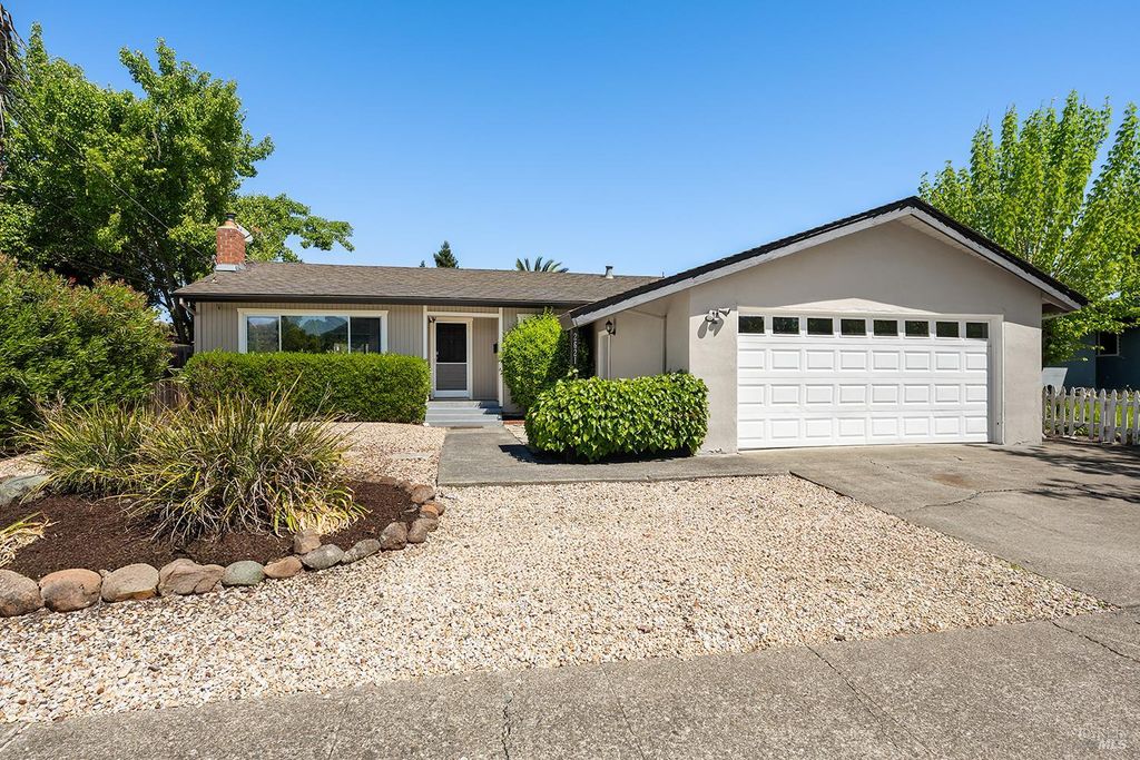2621 Neotomas Ave, Santa Rosa, CA 95405