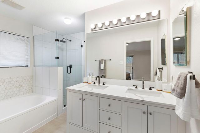 91 N Pathfinders Circle, The Woodlands, TX 77381