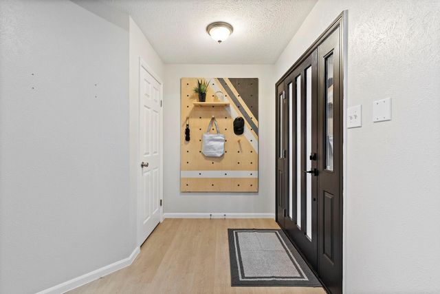 91 N Pathfinders Circle, The Woodlands, TX 77381