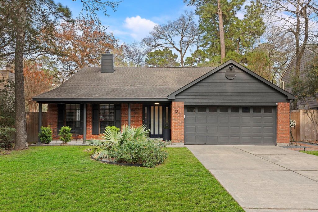 91 N Pathfinders Circle, The Woodlands, TX 77381