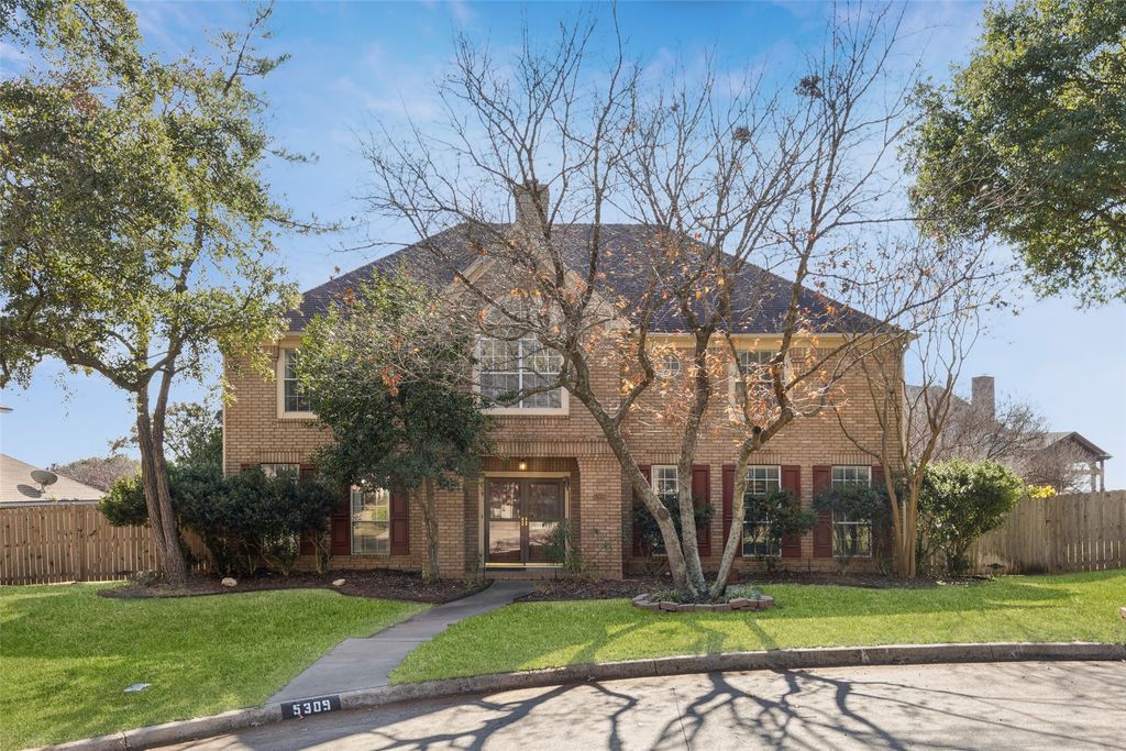 5309 Starry Court, Fort Worth, TX 76123