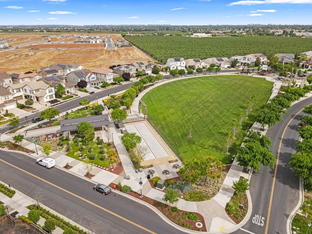 2341 Ellis Town Dr, Tracy, CA 95377