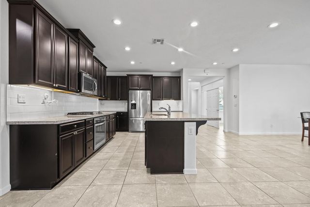 2341 Ellis Town Dr, Tracy, CA 95377