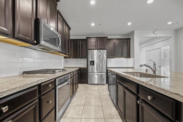 2341 Ellis Town Dr, Tracy, CA 95377