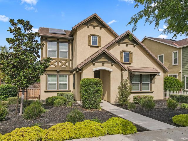 2341 Ellis Town Dr, Tracy, CA 95377